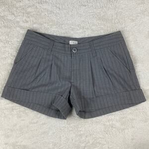 Frenchi Y2K Vintage Pleated Gray Pinstripe Dressy Shorts Low Waisted Size 5